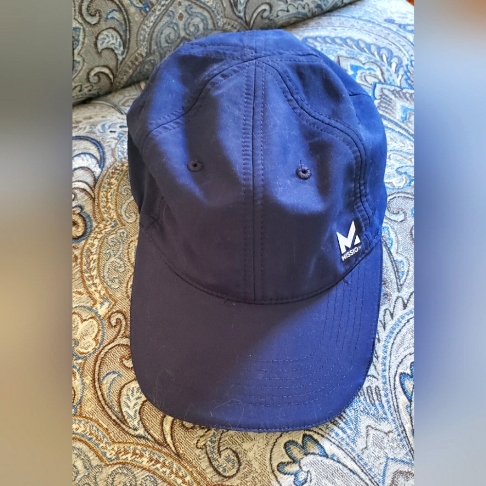 Mission Foldable Perforance Cap Navy Blue
